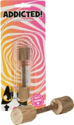 Dřevěná hračka pro kočky ve tvaru činky s MADNIP – Addicted! Wood Dumbell