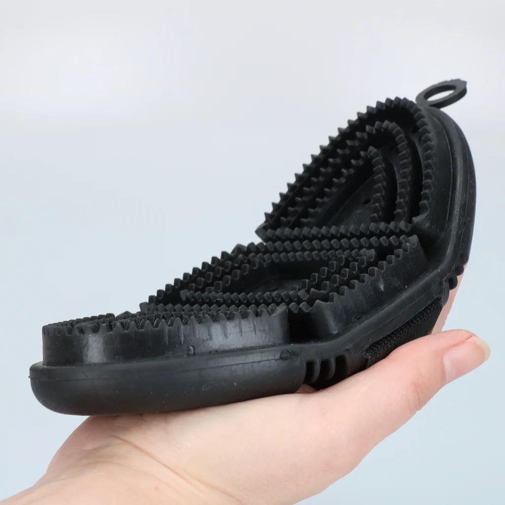 Hřbílko na uvolněnou srst s pružnou horní částí – Excellent Horse Flexi Brush Curry Comb - Obrázek 5
