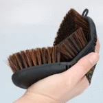 Měkký kartáč na koně na prach a písek s pružnou horní částí – Excellent Horse Flexi Brush Soft - Obrázek 6