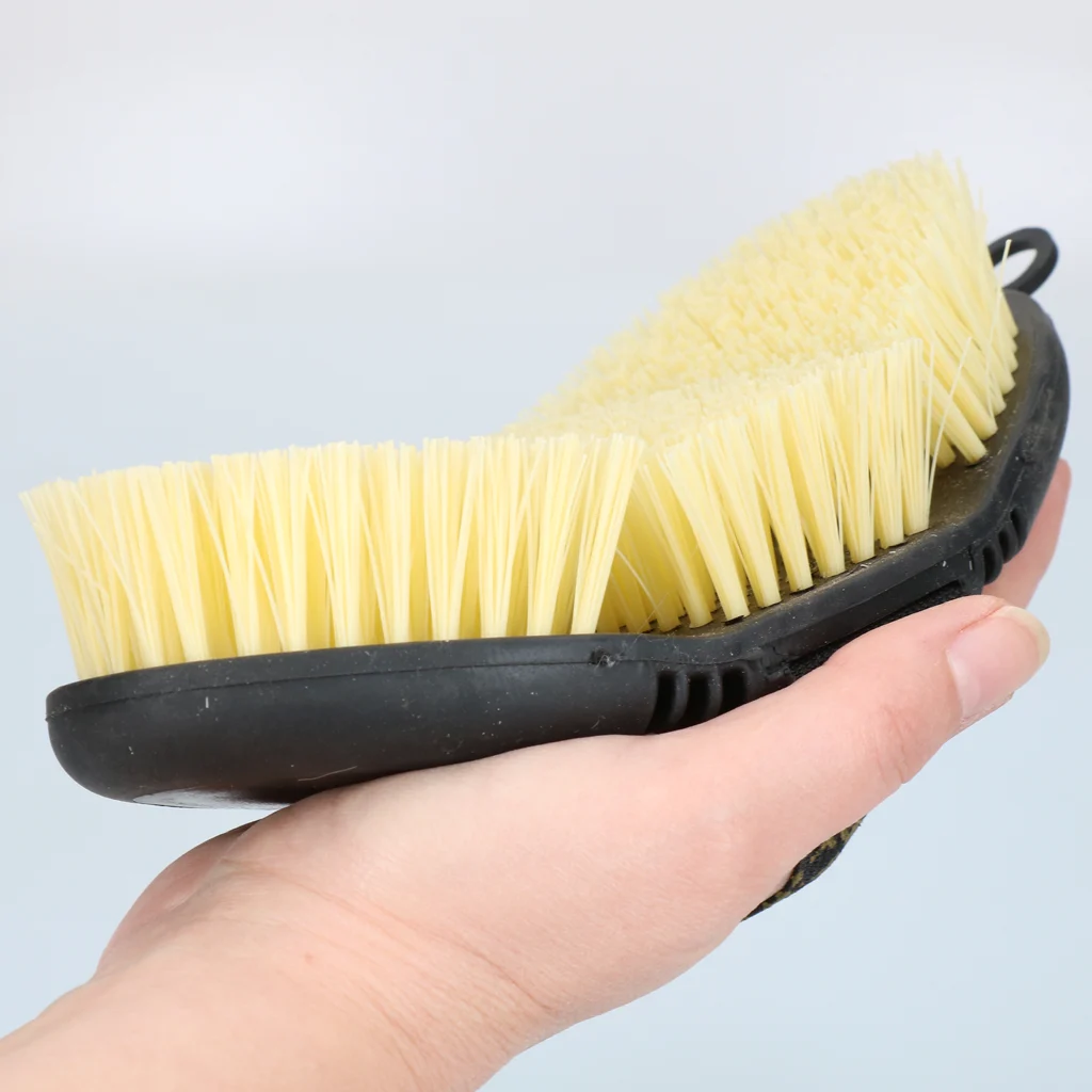 Tvrdý kartáč na koně s flexibilní horní stranou – Excellent Horse Flexi Brush Scrub - Obrázek 5