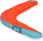 Psí bumerang M, plovoucí, náhodná barva zelená nebo oranžová – Chuckit! Amphibious Boomerang - Obrázek 5