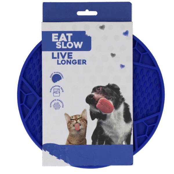Lízací podložka pro psy s fotbalovým vzorem a přísavkami, Ø 22 cm, modrá – Eat Slow Live Longer Lick Mat Soccer Ball