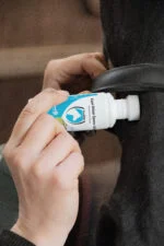 Houbička na neutralizaci pachu koní s éterickými oleji, 75 ml – Excellent Horse Odour Spons-On - Obrázek 3
