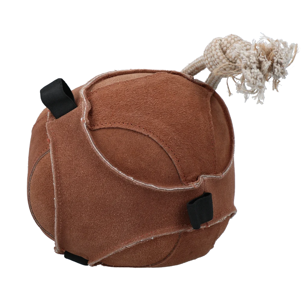 Hrací míč pro koně ze semiše s poutky na pamlsky, hnědý – Excellent Horse Fun Play Ball Suede - Obrázek 1