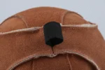 Hrací míč pro koně ze semiše s poutky na pamlsky, hnědý – Excellent Horse Fun Play Ball Suede - Obrázek 3