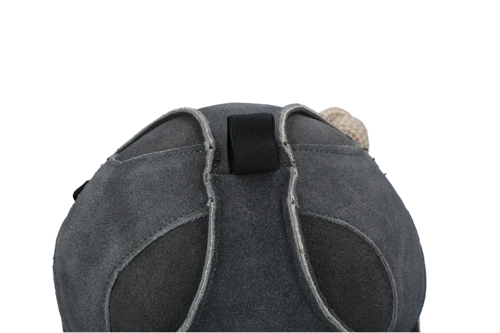 Semišový míč na hraní pro koně s elastickými očky, šedý – Excellent Horse Fun Play Ball - Obrázek 2