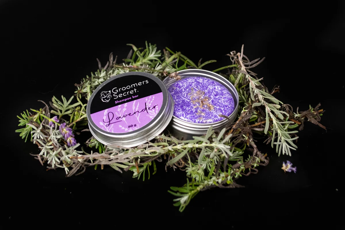 Šamponová tyčinka s kondicionérem a vůní levandule, 60 g – Groomers Secret Shampoo Bar Lavendel - Obrázek 3