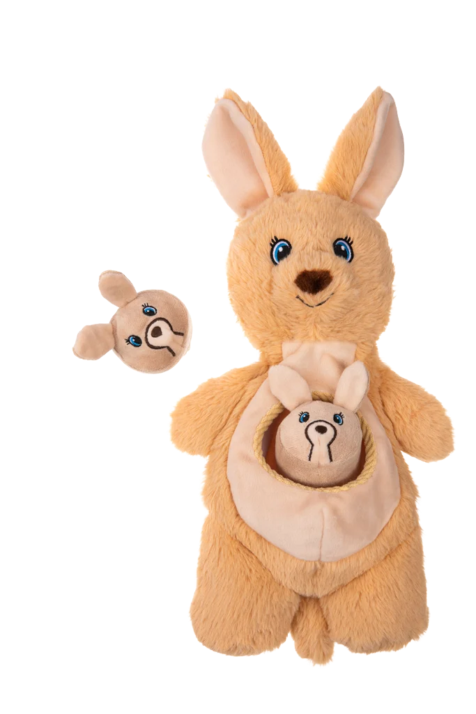 Plyšová hračka pro psy s pískátky a 2 skrytými hračkami – Growl Sidekicks Kanga Joey - Obrázek 2