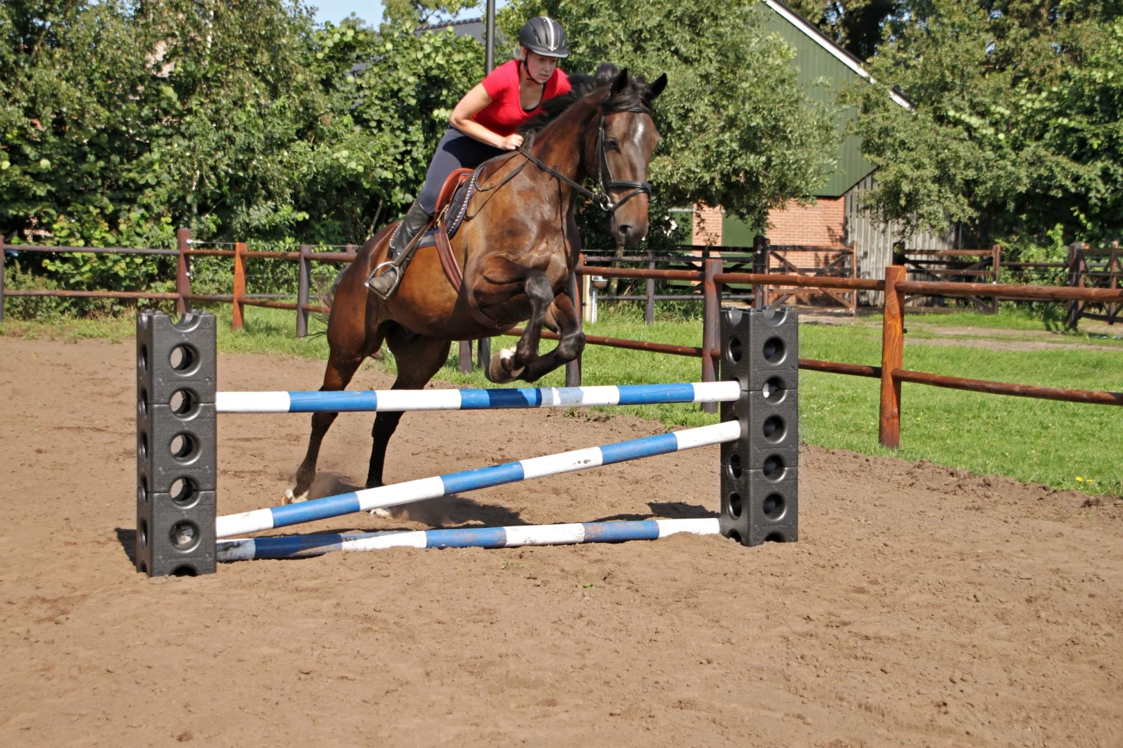 Blok pod překážku pro skokový trénink, 41,5 x 30 x 30 cm – Excellent Horse Cube - Obrázek 3