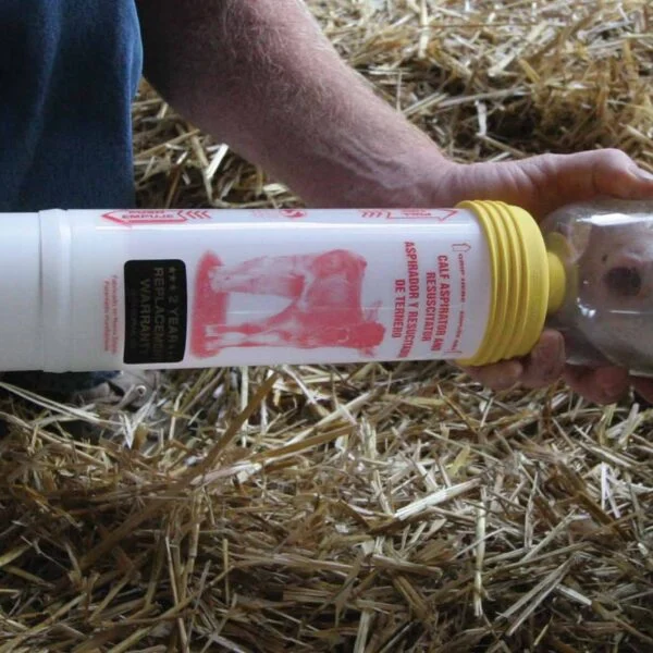 Resuscitační pumpa pro telata s maskou a odsávací funkcí