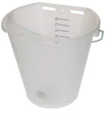 Průhledný bílý kbelík pro telata s měrnou stupnicí, 8 l