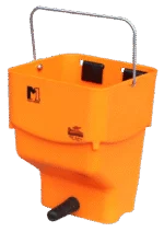 Oranžové napájecí vědro pro telata se závěsnými háky, 5 l – Shoof Kalf Feeder M1 Rail-Hang - Obrázek 2