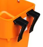 Oranžové napájecí vědro pro telata se závěsnými háky, 5 l – Shoof Kalf Feeder M1 Rail-Hang