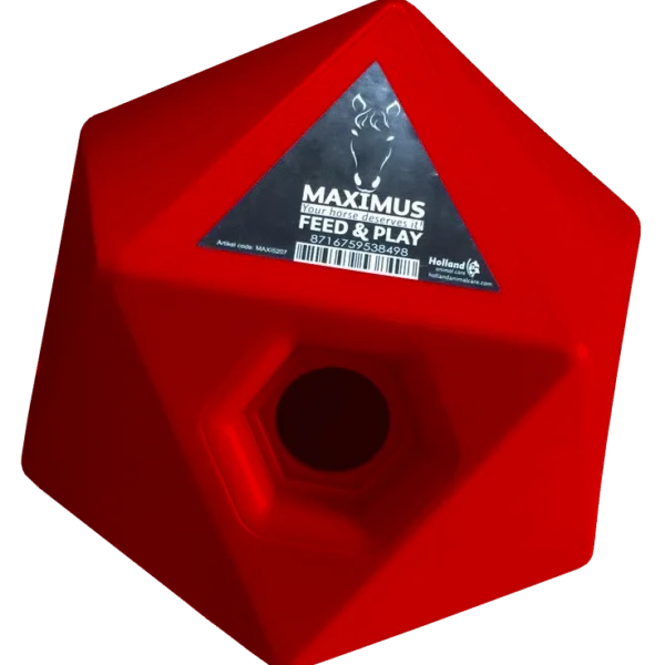 Krmná kostka pro koně červená, otvor na pamlsky 37 mm – Maximus Feed & Play Cube