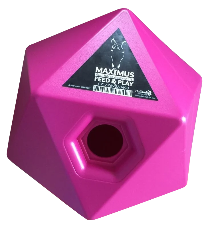 Růžová krmná kostka pro koně, otvor na pamlsky 37 mm – Maximus Feed & Play Cube - Obrázek 1