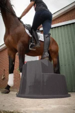 Nástupní stupínek se 3 protiskluzovými stupni, černý, 53 cm – Excellent Horse - Obrázek 3