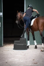 Nástupní stupínek se 3 protiskluzovými stupni, černý, 53 cm – Excellent Horse - Obrázek 4
