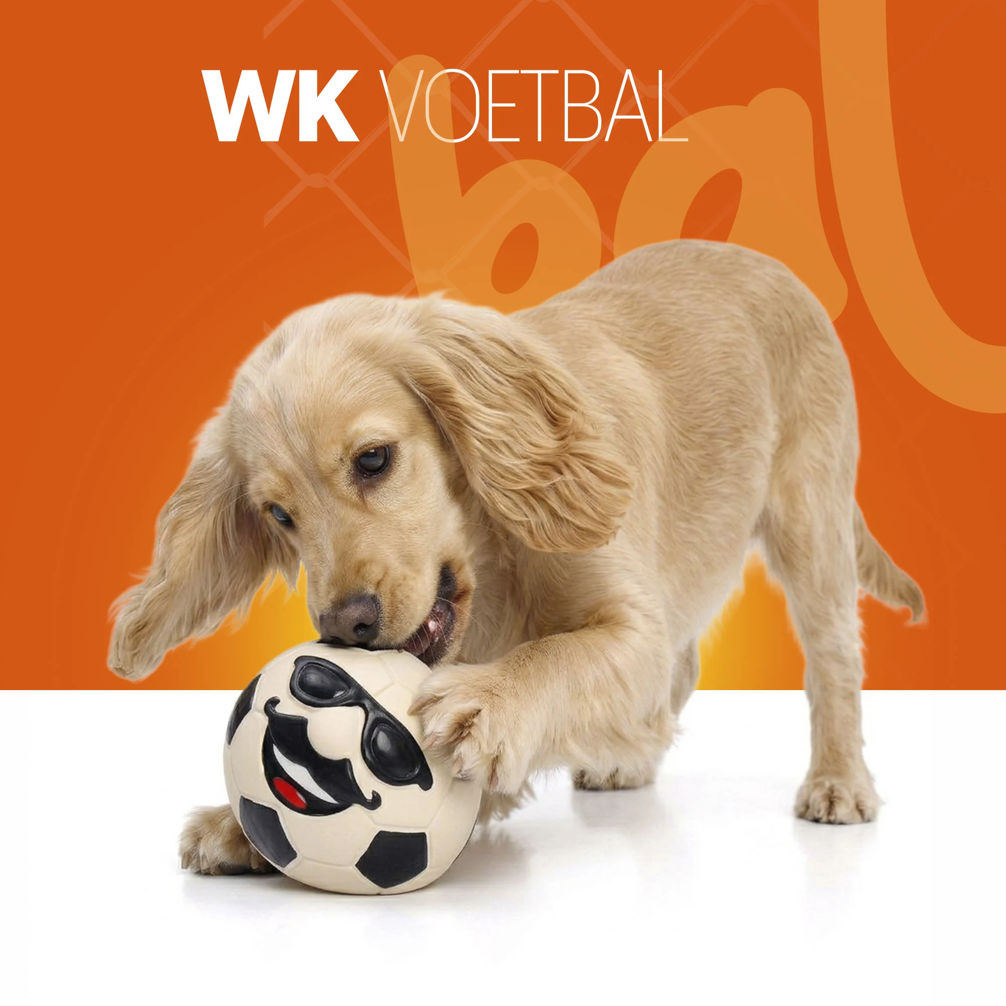 Latexová hračka pro psy s pískátkem, oranžová, M – Holland Mr. WK Soccer - Obrázek 2