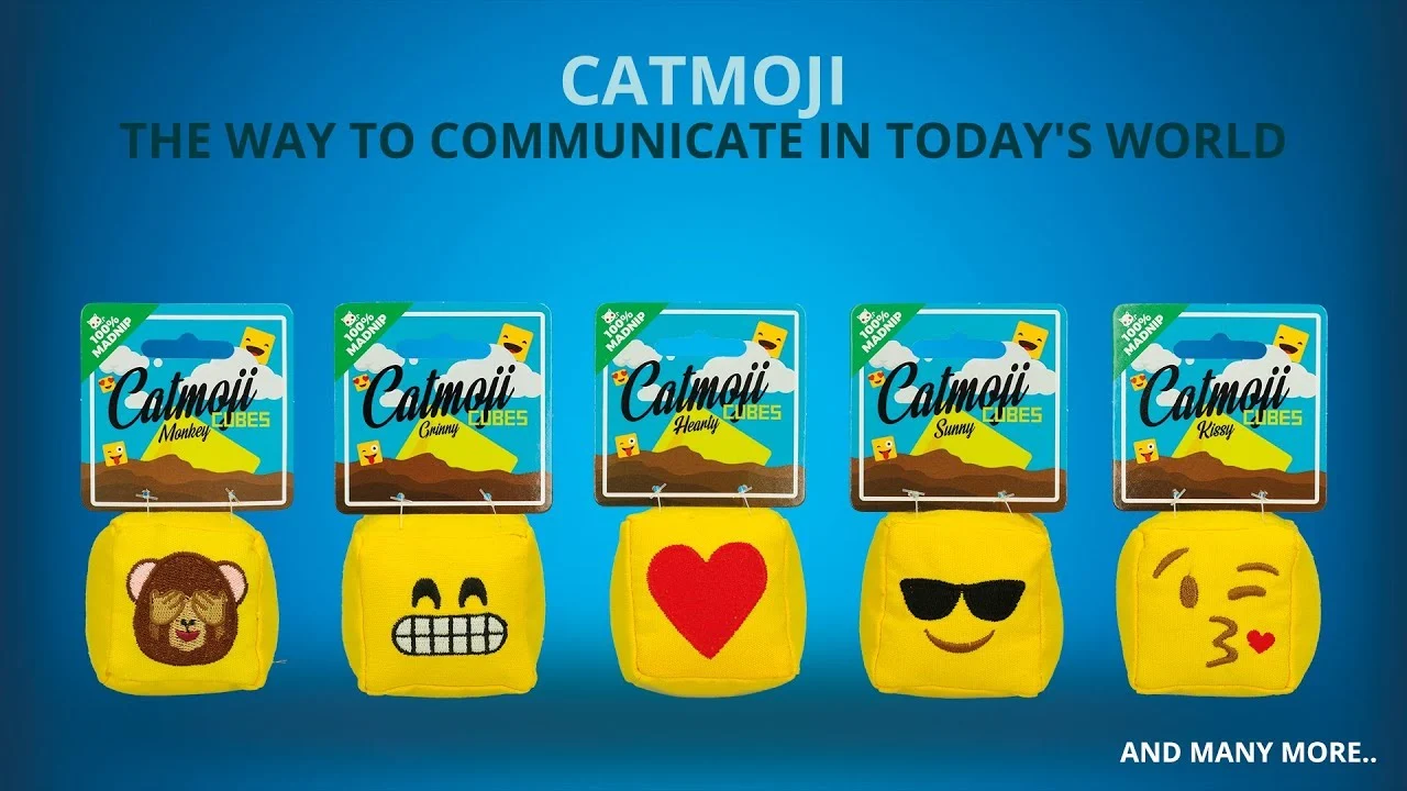 Kočičí hračka emoji s peříčky a MADNIP, ø 6 cm – Catmoji Angry - Obrázek 3