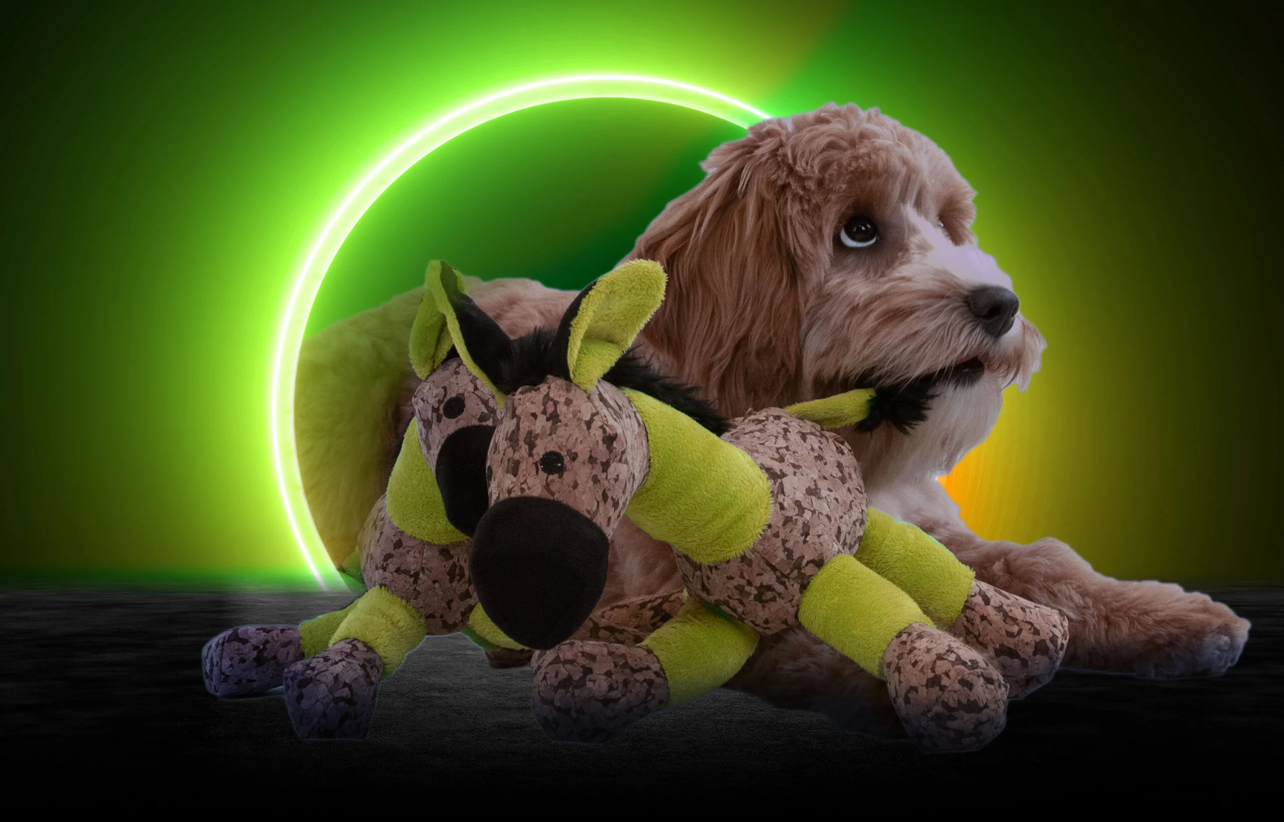 Plyšový oslík pro psy s pískátkem, žlutý S – Retro Dog Donkey - Obrázek 4
