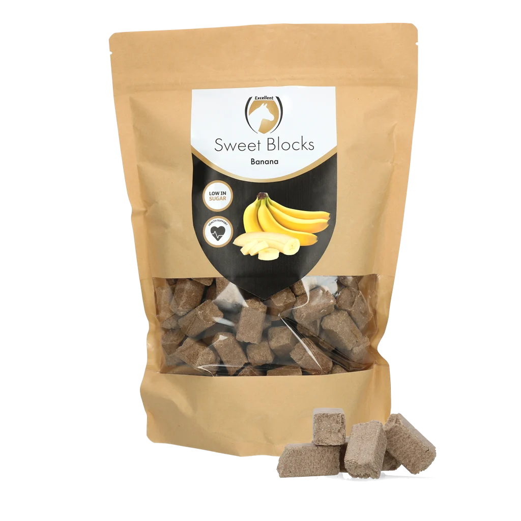 Pamlsky pro koně s banánem, nízký obsah cukru, 1 kg – Excellent Horse Sweet Blocks - Obrázek 1