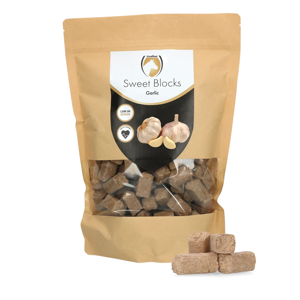SWEE0016.png Pamlsky pro koně s česnekem, nízký obsah cukru, 1 kg – Excellent Horse Sweet Blocks - Obrázek 1