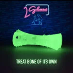 Svítící hračka ve tvaru kosti pro psy – 2 Glow Treat Bone of it's Own - Obrázek 3