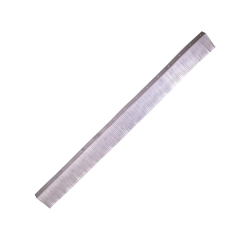 Nerezová ochrana proti ptákům pod střešní tašky, 1000 mm, výška hrotů 75 mm – VentiStrip XL75 - Obrázek 1