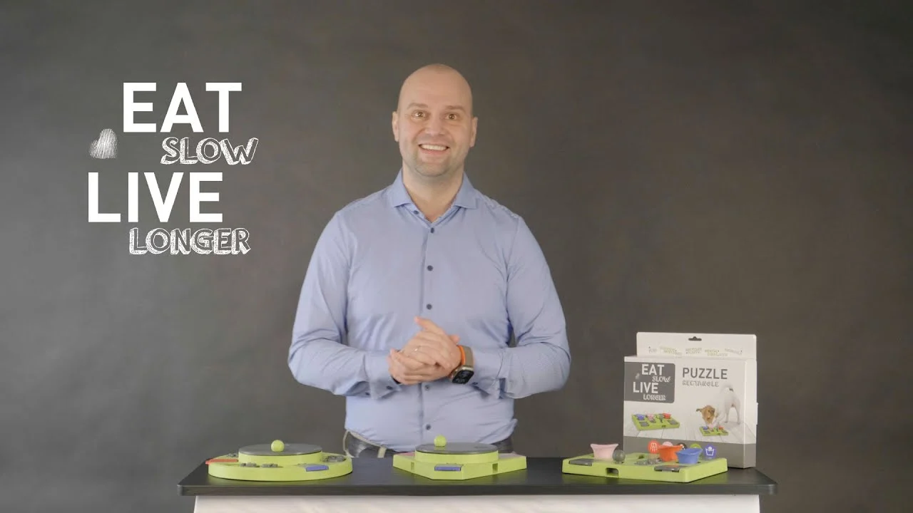 Psí hlavolam na granule a pamlsky s protiskluzovými nožičkami – Eat Slow Live Longer Puzzle Circle - Obrázek 4