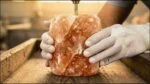 Solný liz z himálajské soli pro koně s provazem, 2 až 3 kg – Excellent Horse Salt Lick Himalaya - Obrázek 4